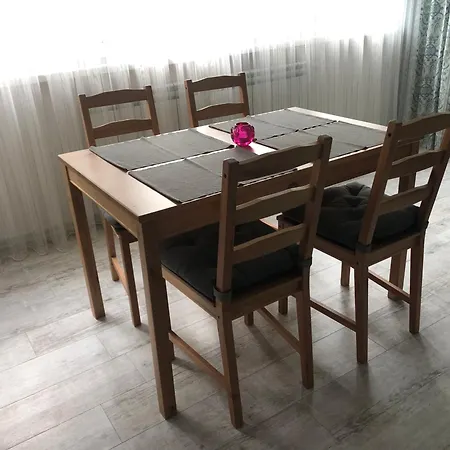 דירה Cozy And Modern Krasno Selo, Free Parking *