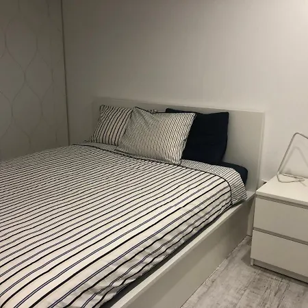 Cozy And Modern Krasno Selo, Free Parking דירה *