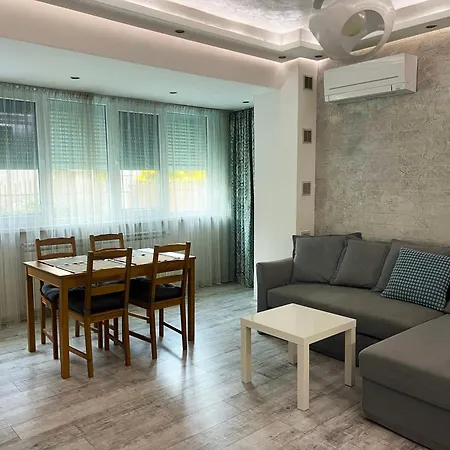 Апартаменты Cozy And Modern Krasno Selo, Free Parking София