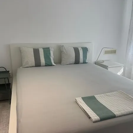 Apartment Cozy And Modern Krasno Selo, Free Parking *