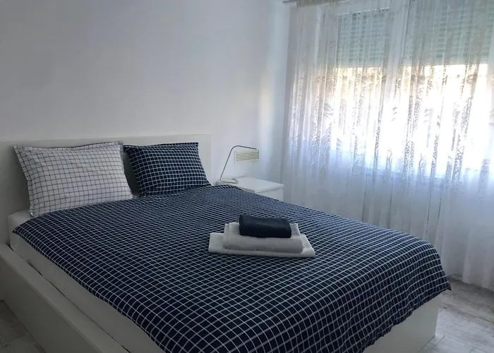 Cozy And Modern Krasno Selo, Free Parking アパート ソフィア